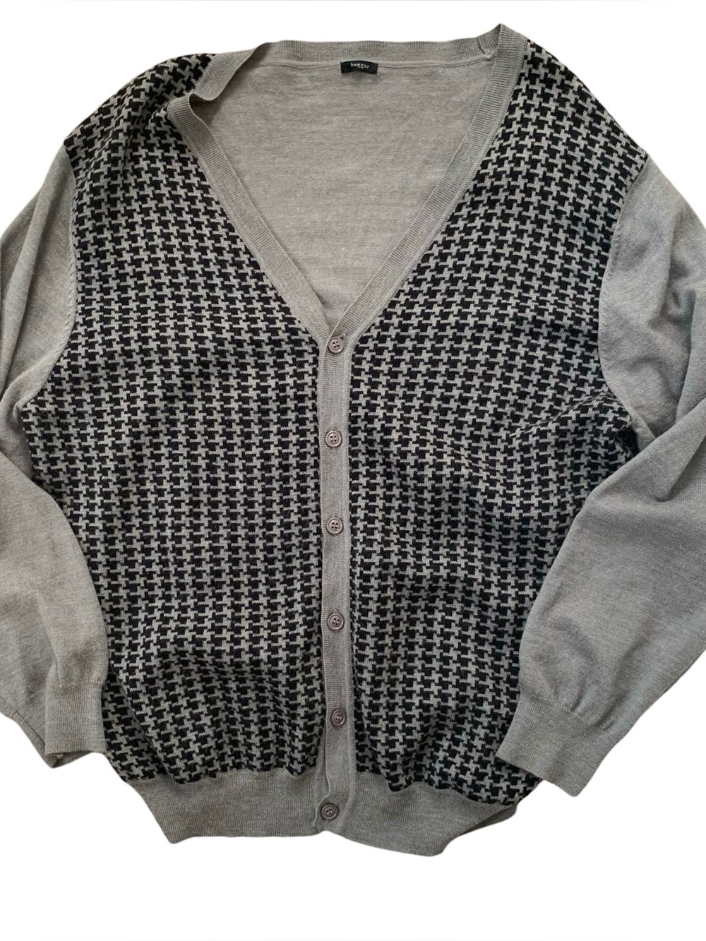 Vintage Haggar Men’s V Neck XL Knit Sweater Cardigan Grey & Black Houndstooth